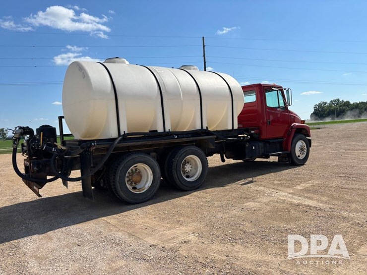 1995-freightliner-fl80-image-16