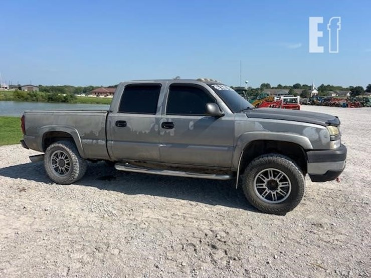 2006-chevrolet-silverado-2500hd-image-2