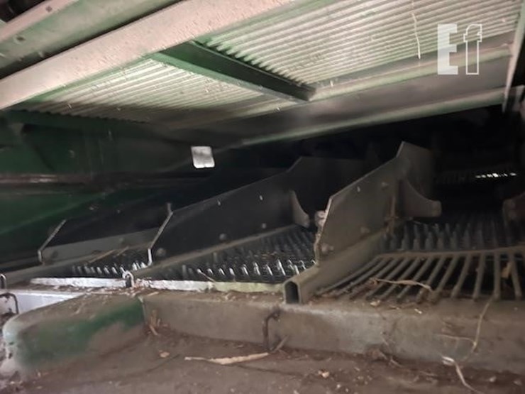 2011-john-deere-9770-sts-image-34
