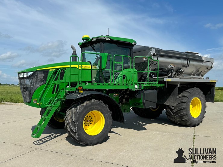 2022-john-deere-800r-image-1