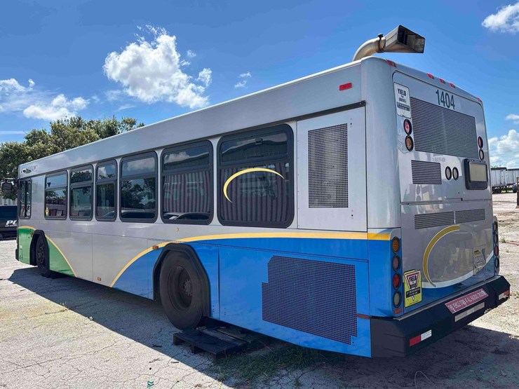 2014-gillig-low-floor-image-4