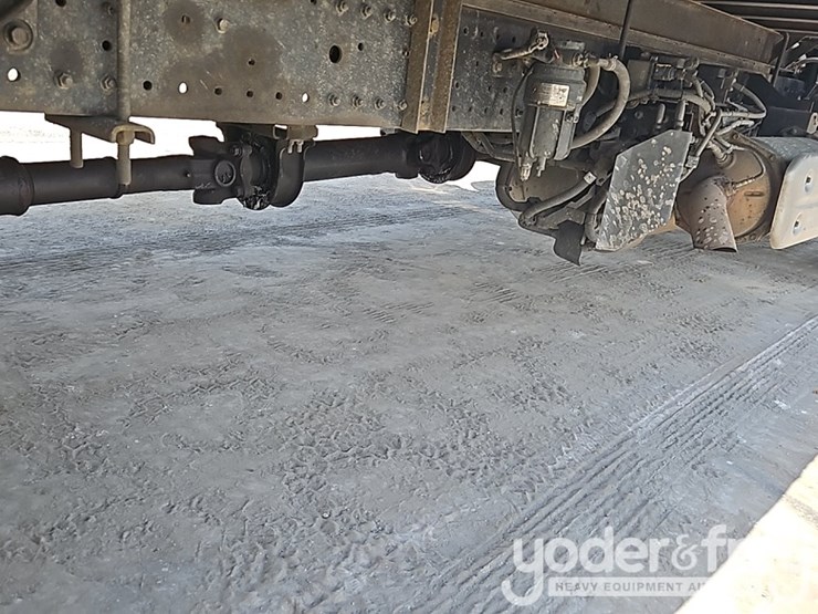 2019-hino-195-image-10