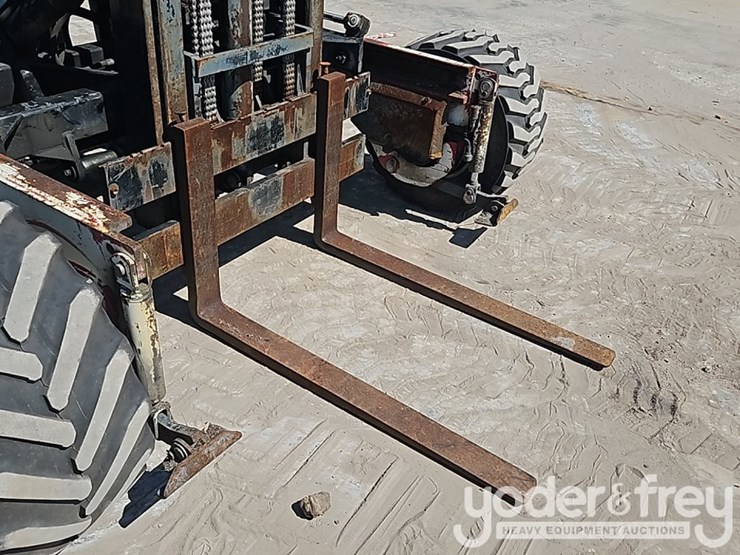 2004-moffett-m5500-image-11