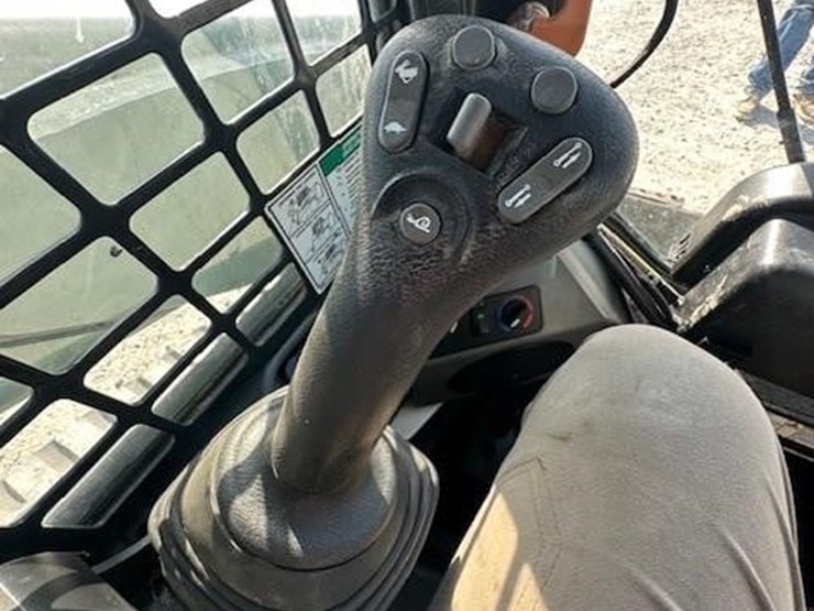 2021-bobcat-t770-image-20