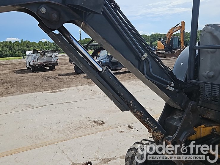 2017-deere-30g-image-20