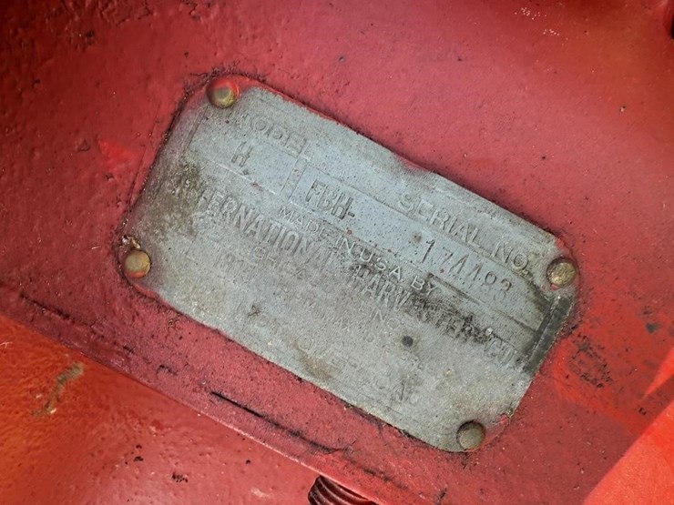 farmall-h-tractor-image-9