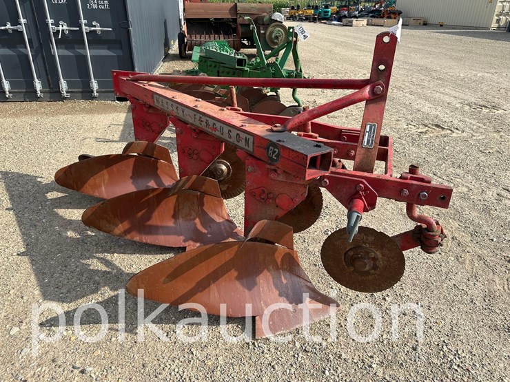 massey-ferguson-82-image-1