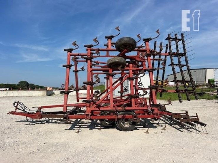 case-ih-4300-image-3