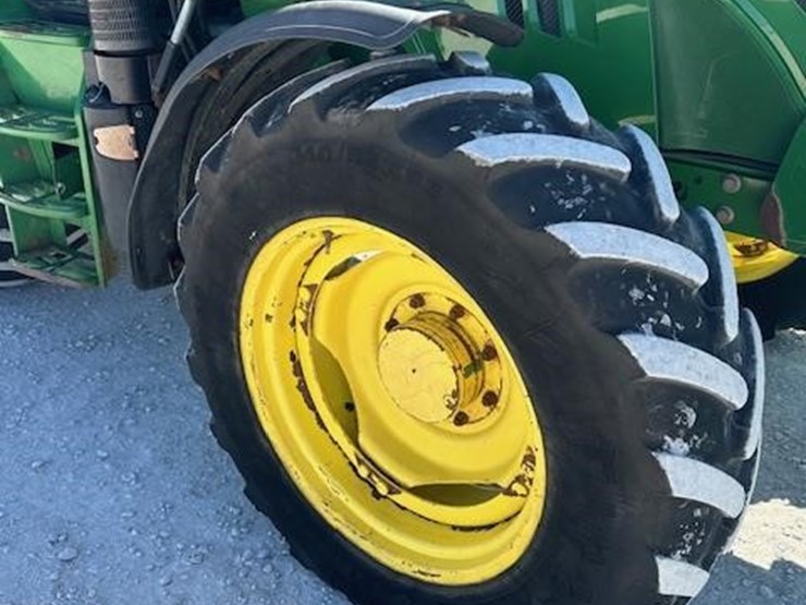 2014-john-deere-6125r-image-15