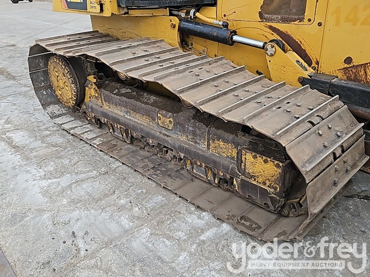 2016-caterpillar-d6k2-lgp-image-13