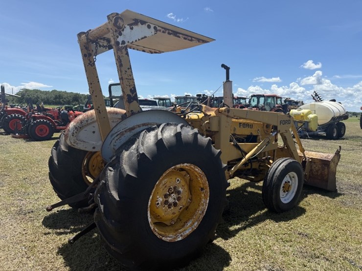 ford-tractor-image-4