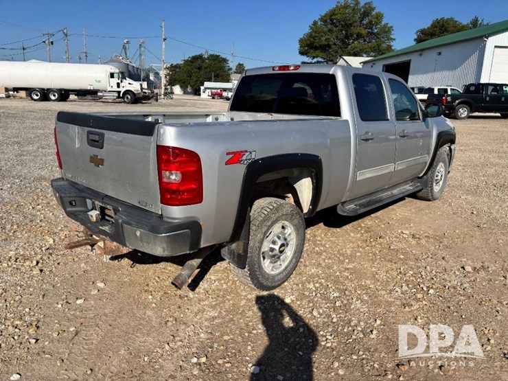 2011-chevrolet-silverado-2500hd-lt-image-5