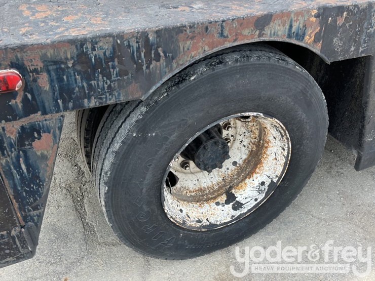 2006-international-durastar-4300-image-11