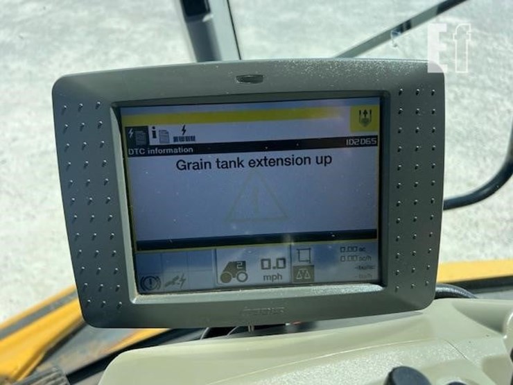 2015-claas-lexion-740-image-77