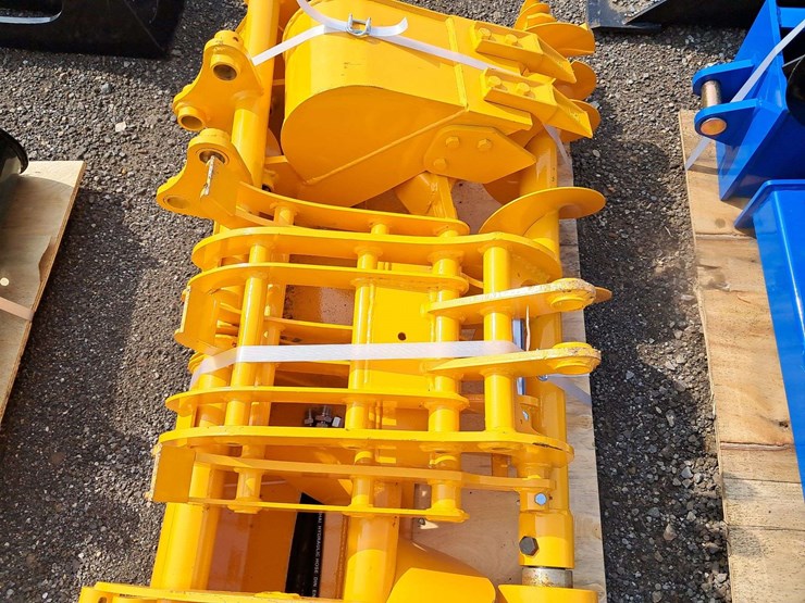 (8)-assorted-excavator-attachments-image-4