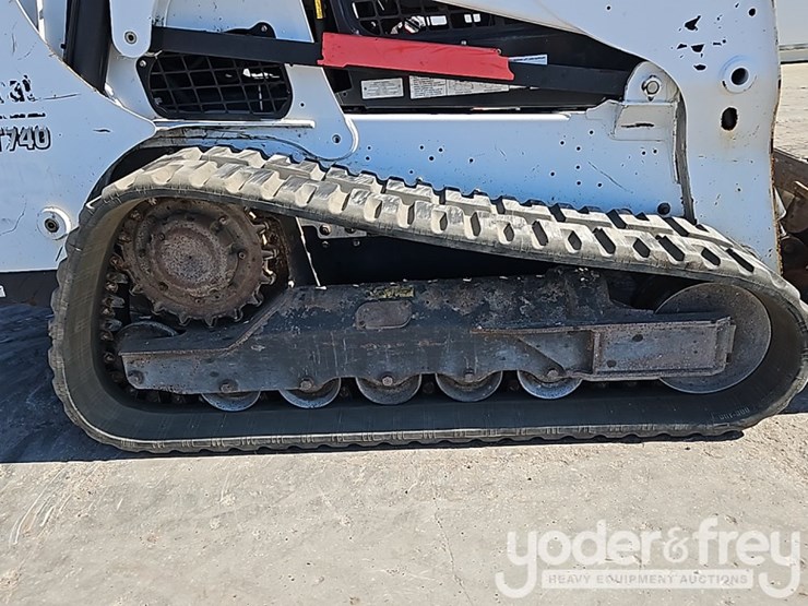 2019-bobcat-t740-image-7