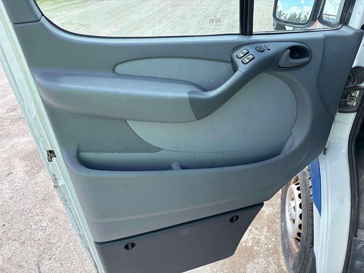 2006-dodge-sprinter-2500-image-11