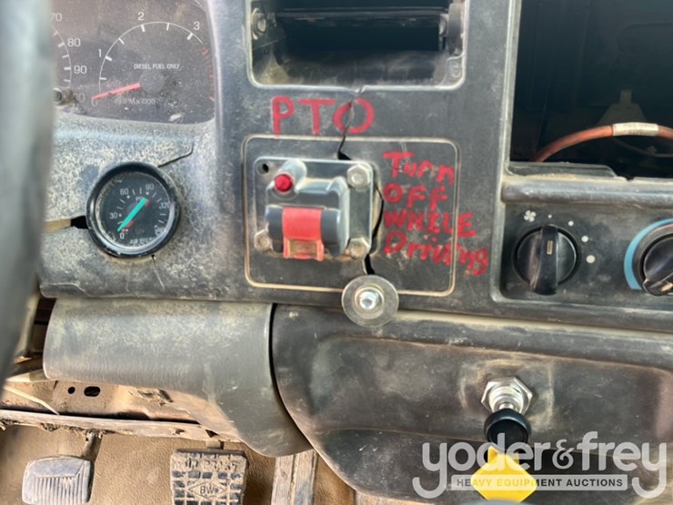 2000-ford-f750-image-31