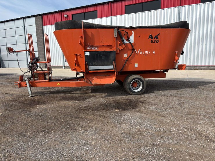 val-metal-b-max-630-cattle-feed-mixer-image-10