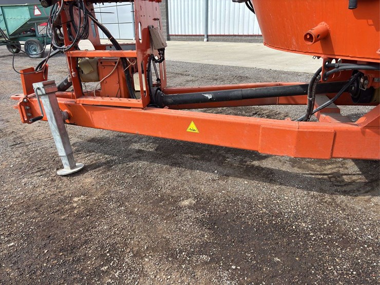 val-metal-b-max-630-cattle-feed-mixer-image-23