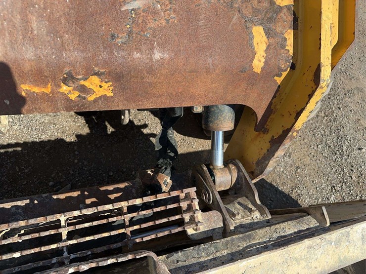 2018-caterpillar-262d-image-28