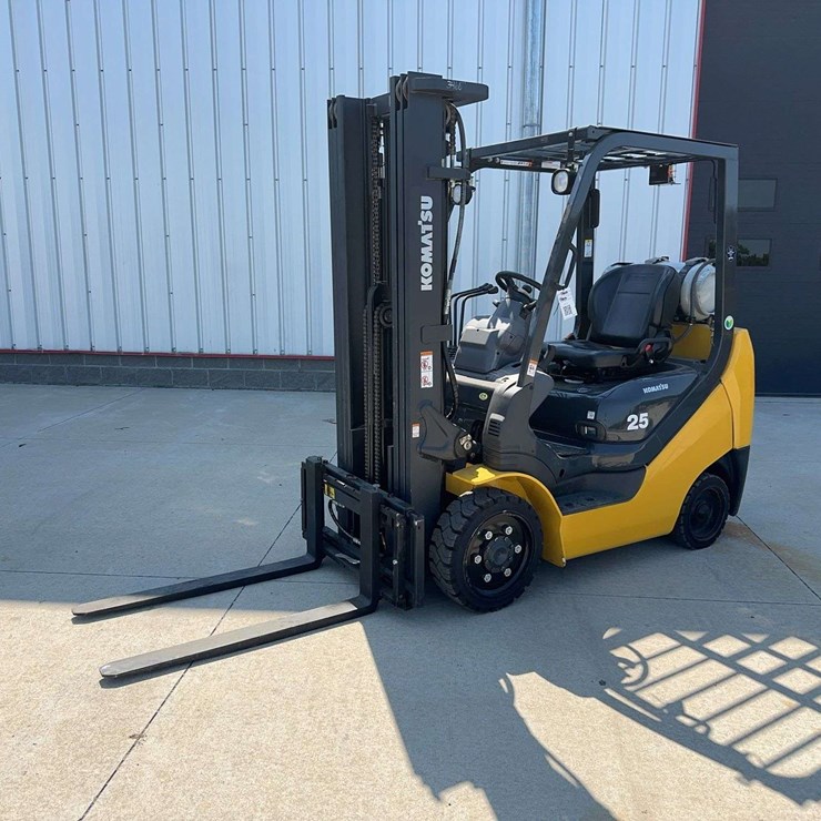 2018 Komatsu FG255T-16 Forklift