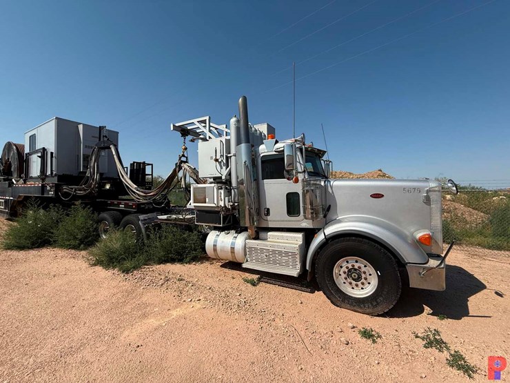 2015-peterbilt-367-image-2