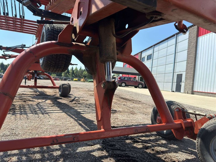 pequa-double-basket-rotary-rake-image-30