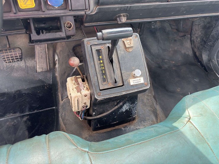 1991-gmc-c7-cab-&-chassis-truck-image-31