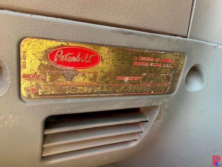 2015-peterbilt-367-image-13
