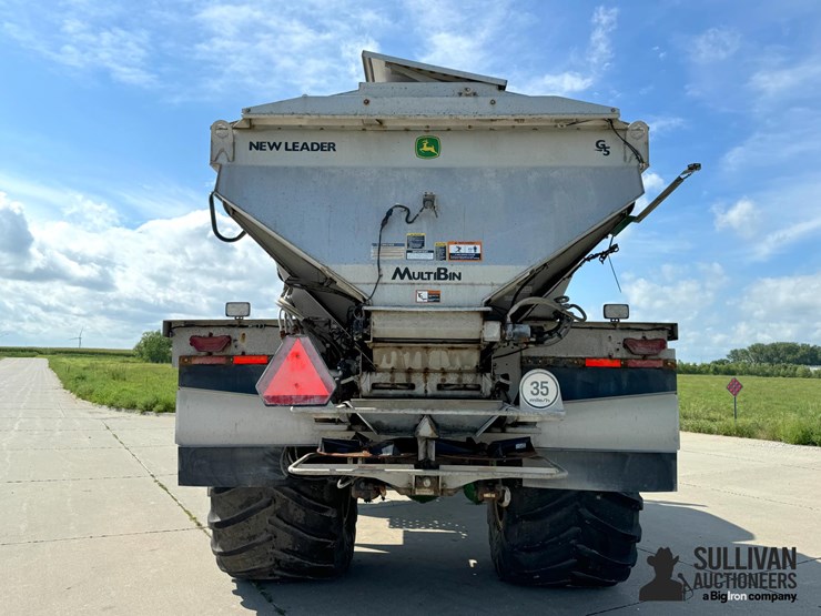 2022-john-deere-800r-image-6