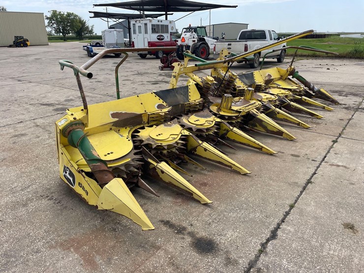 john-deere-688-image-2