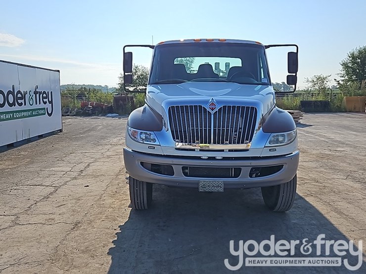 2016-international-durastar-4300-image-7