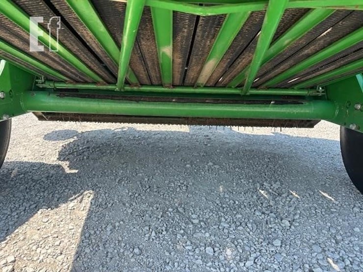 2019-john-deere-560m-image-17