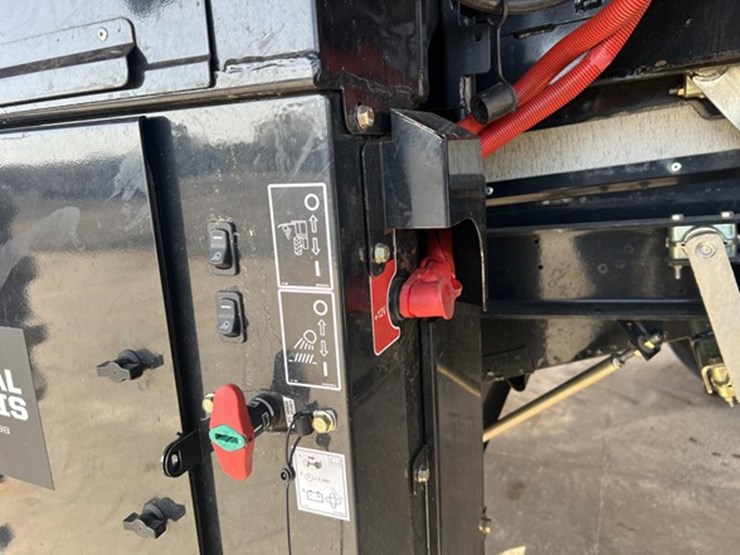 2022-case-ih-8250-image-30