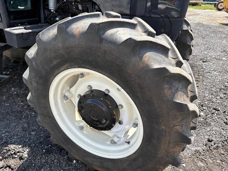 2006-new-holland-td95d-image-44