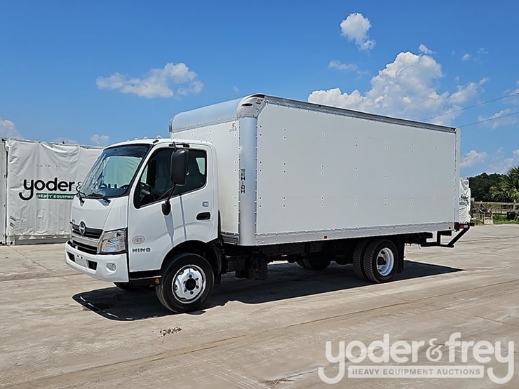 2019-hino-195-image-1
