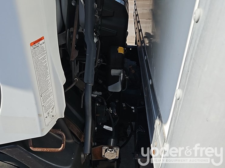 2019-hino-195-image-23