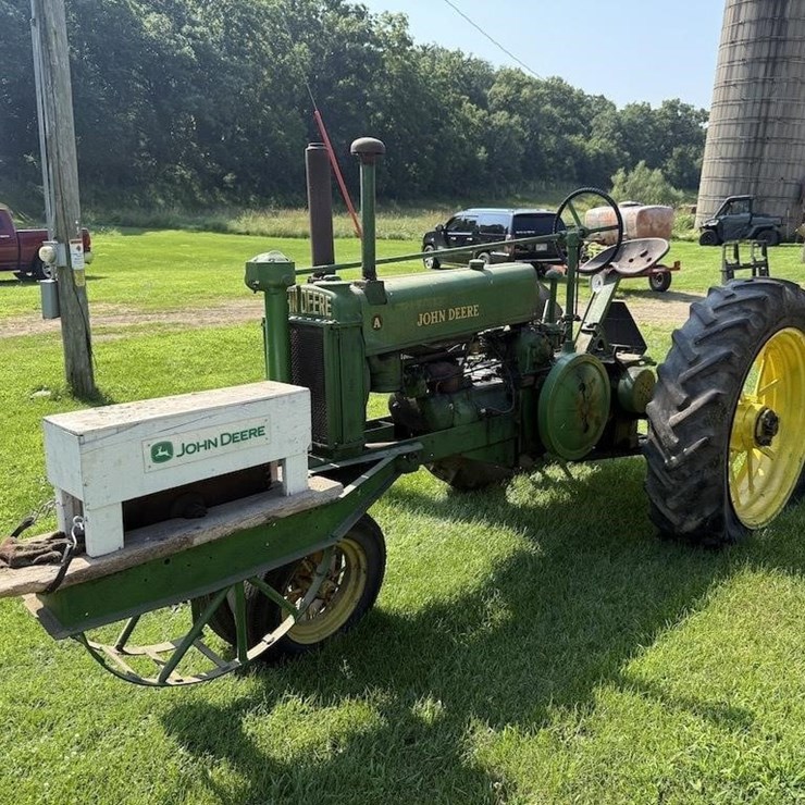 JOHN DEERE A