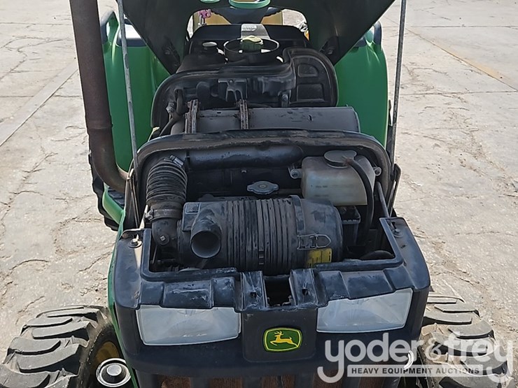 2014-john-deere-3032e-image-17