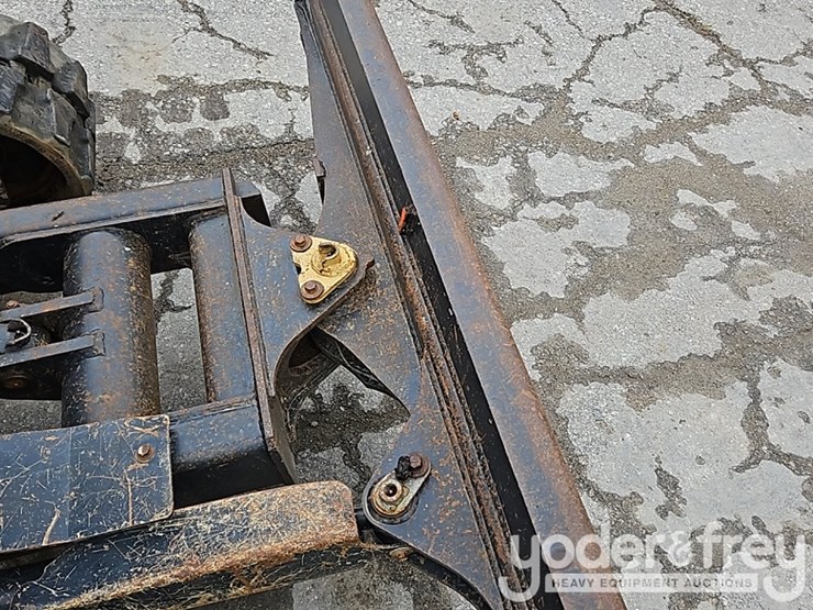 2019-kubota-kx040-4-image-19
