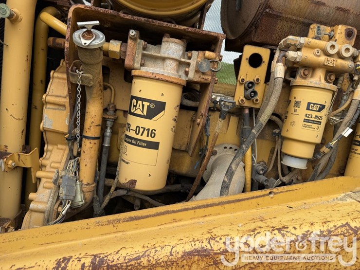 2005-caterpillar-d8t-image-43