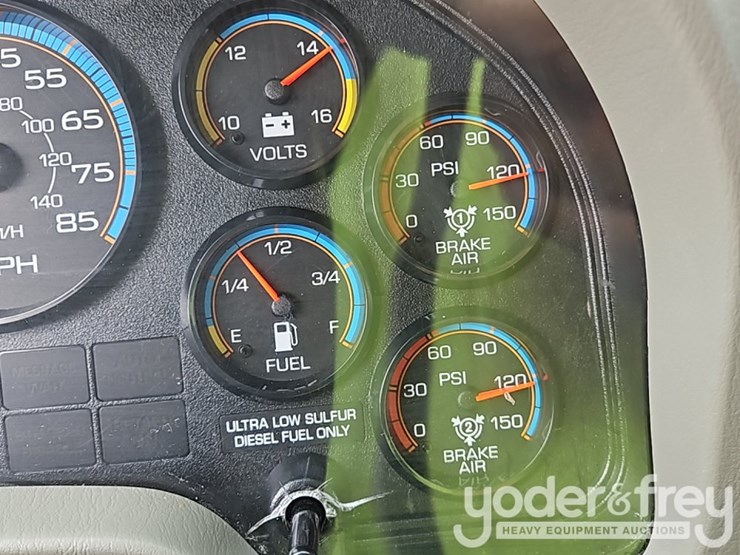 2015-international-durastar-4300-image-43