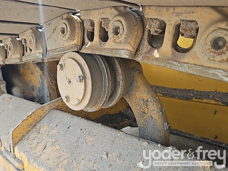 2016-deere-450j-image-10