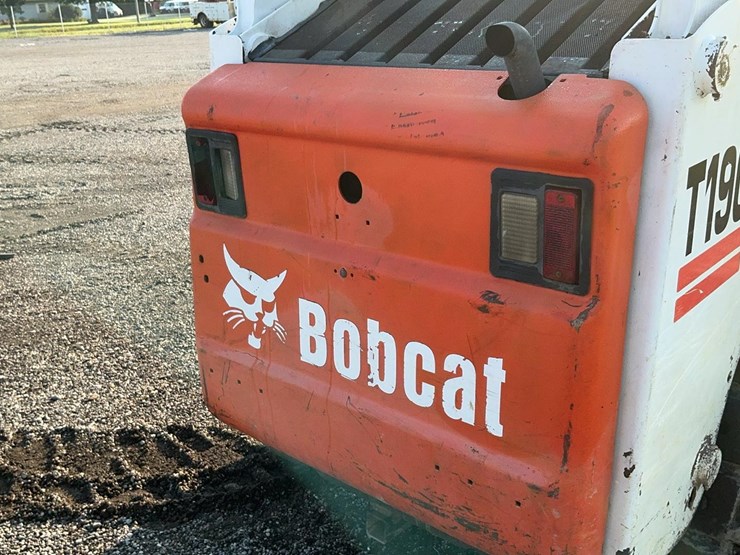2004-bobcat-t190-image-23