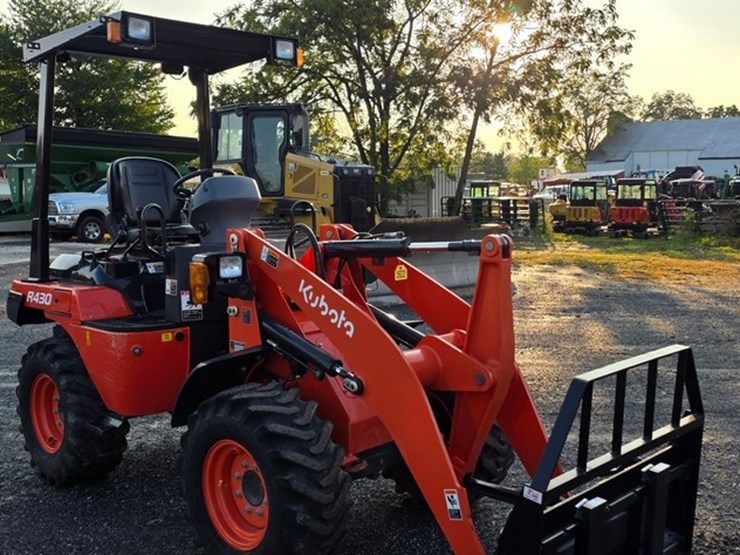 2023-kubota-r430-image-7