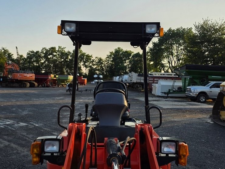 2023-kubota-r430-image-33