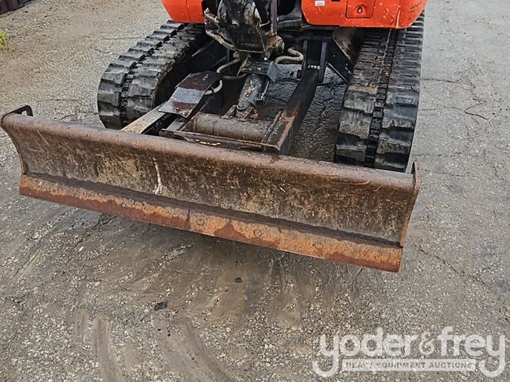 2019-kubota-kx040-4-image-18