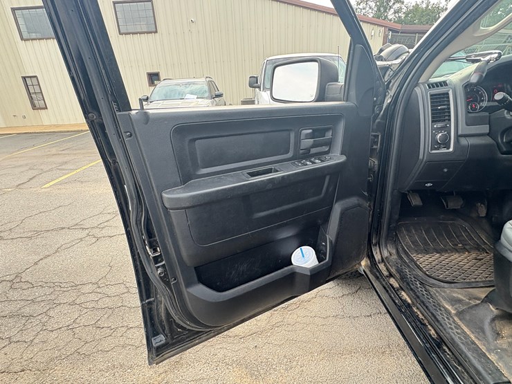 2013-dodge-ram-1500-image-38