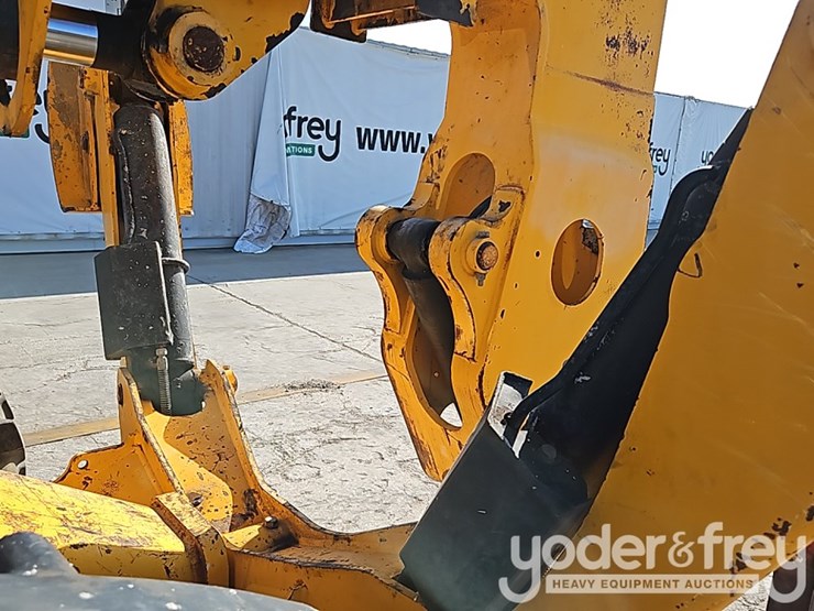 2016-jcb-510-56-image-13